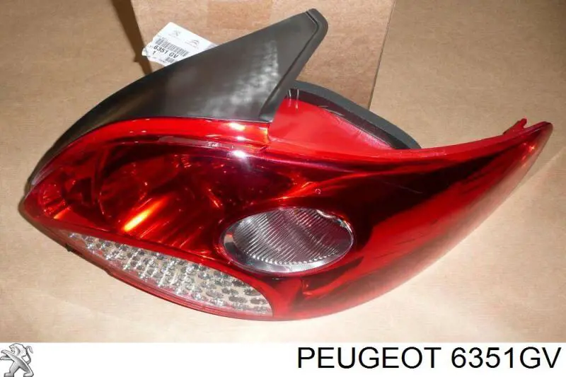 Ліхтар задній правий Peugeot 206 (T3E) (Пежо 206)