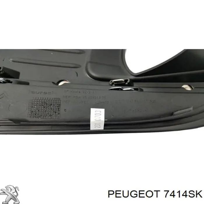 7414SK Peugeot/Citroen Решітка переднього бампера