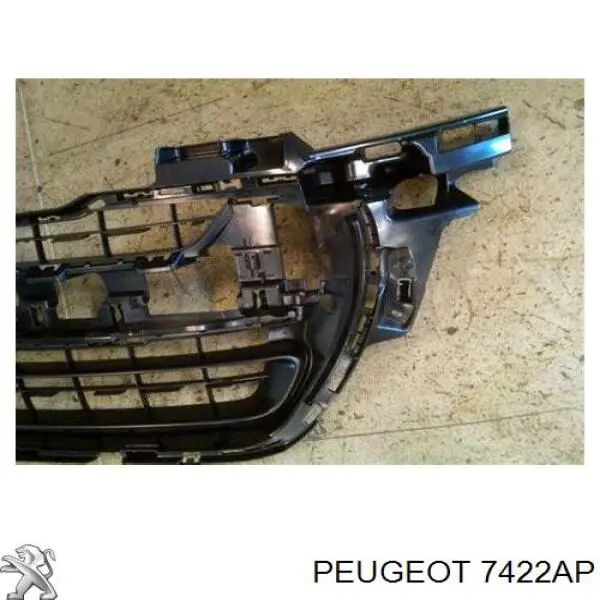 Решетка в бампере 308, 09.07-04.11 на Peugeot 308 4A, 4C