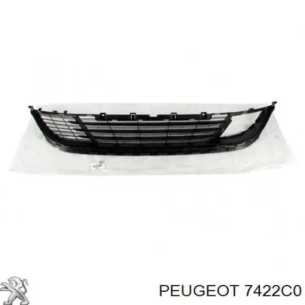 Решітка переднього бампера, верхня 7422C0 Peugeot/Citroen