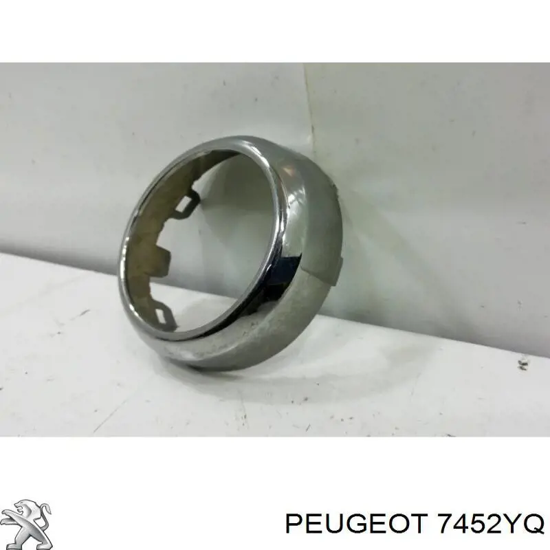 Купити 7452YQ Peugeot/Citroen Окантовка противотуманки