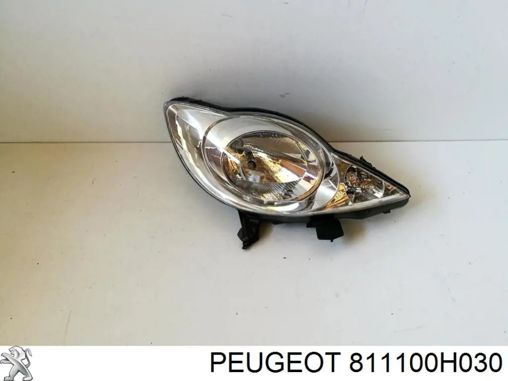 811100H030 Peugeot/Citroen Основна фара - вставка