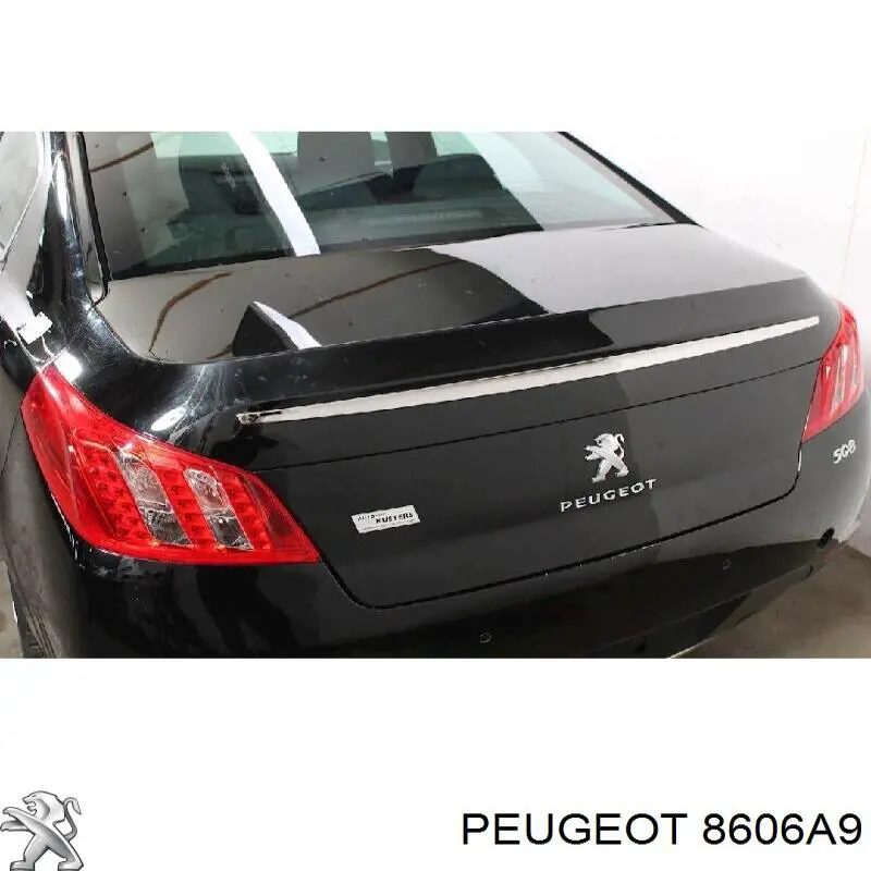 8606A9 Peugeot/Citroen накладка кришки багажника