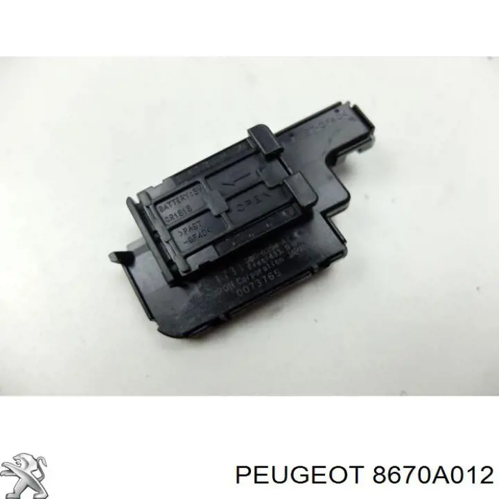 8670A012 Mitsubishi 
