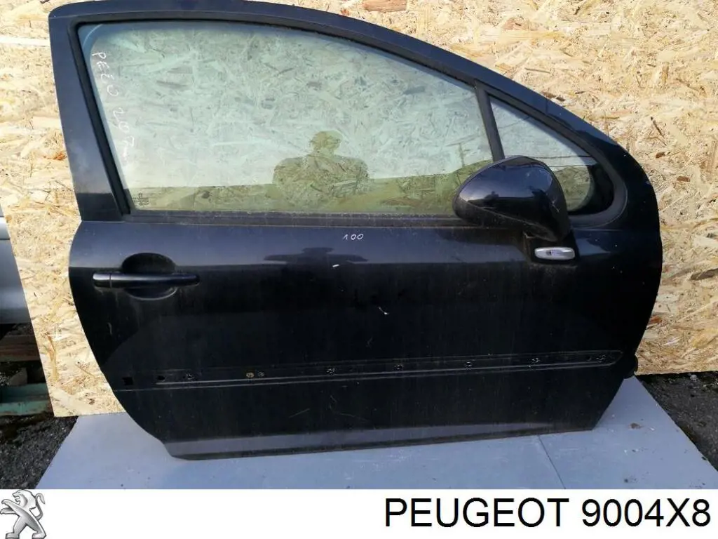  Двері праві передні Peugeot 207 