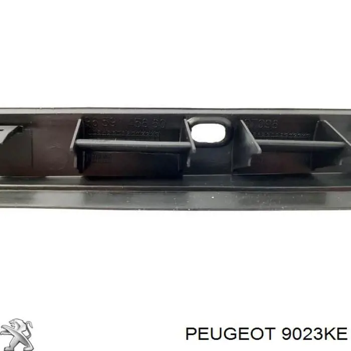Ущільнювач двері передньої (на кузові) 9023KE Peugeot/Citroen