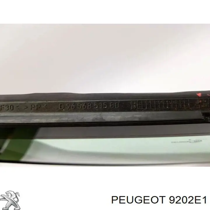 Скло трикутне дверей передніх правих Peugeot/Citroen 9202E1 ціна, від 11.25 USD