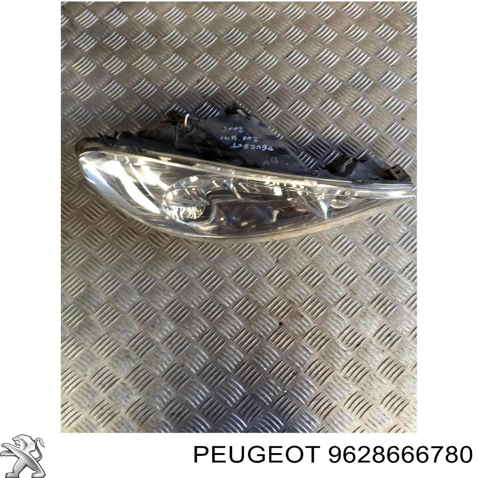9628666780 Peugeot/Citroen фара права