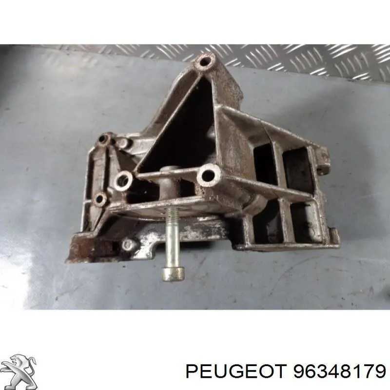 Кронштейн генератора (натяжний) Peugeot/Citroen 96348179 ціна, від 4.40 USD