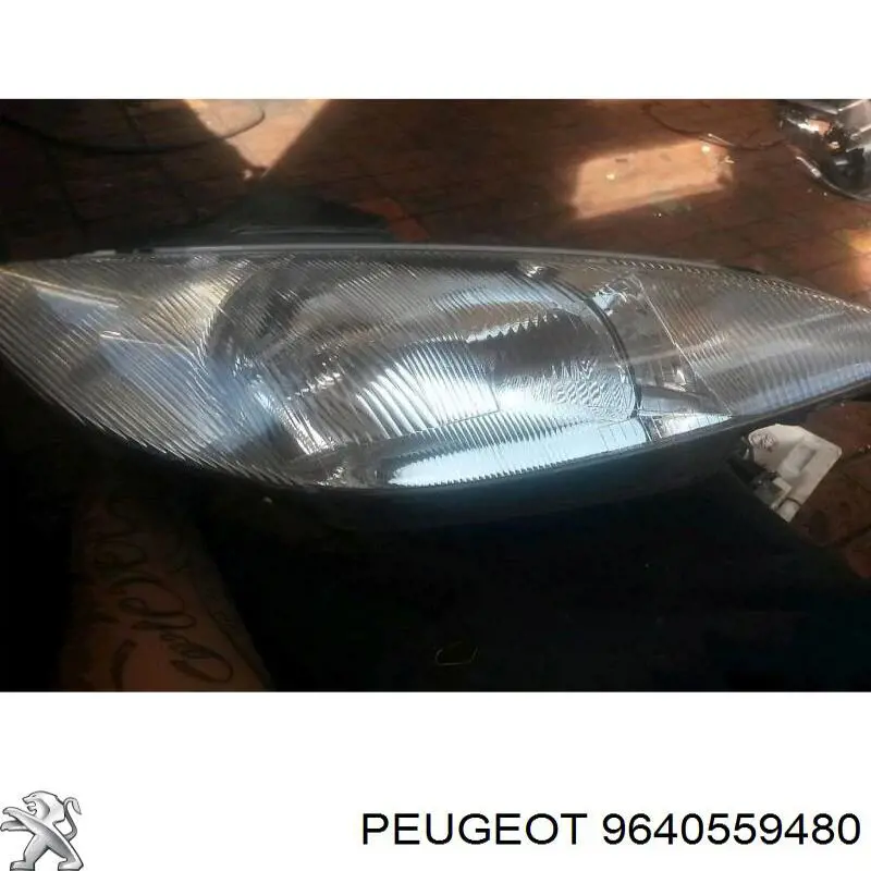 Купити 9640559480 Peugeot/Citroen Права блок фара