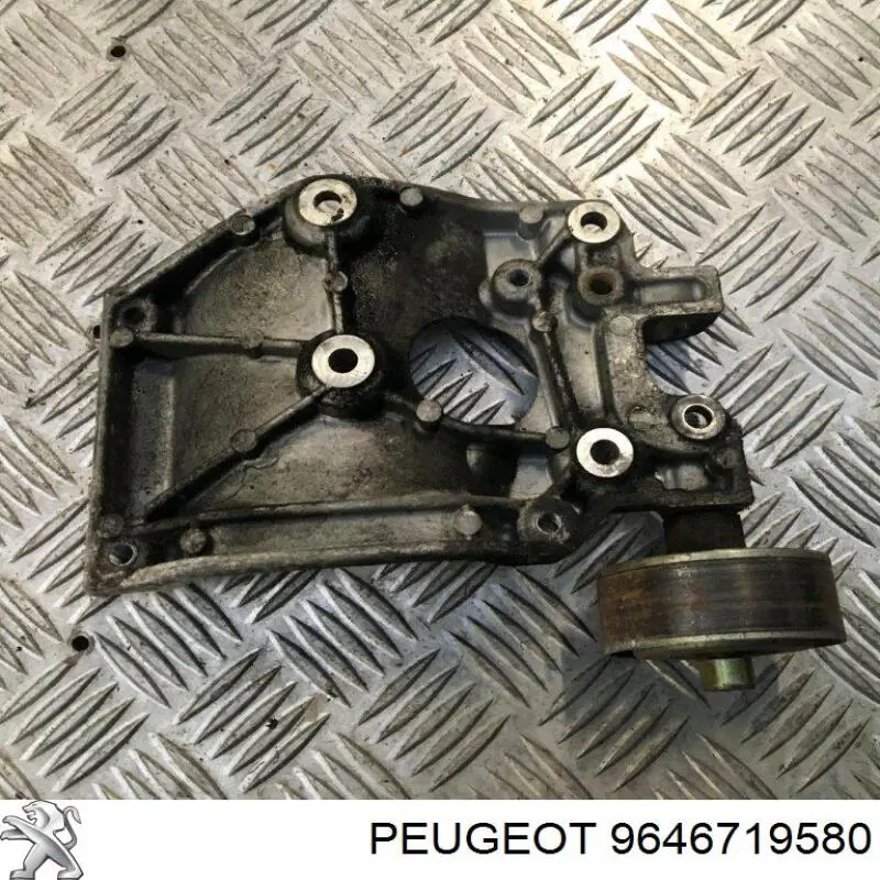  Кронштейн генератора Peugeot 307 