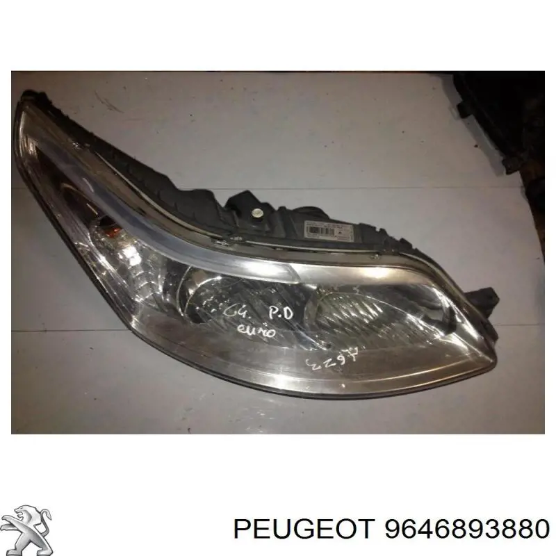 9646893880 Peugeot/Citroen фара права