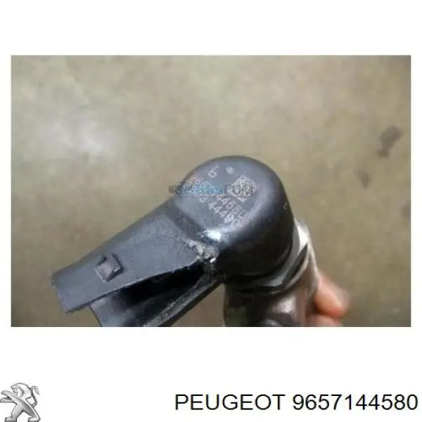 Паливні форсунки 1483820 Ford