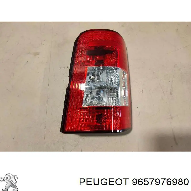 9657976980 Peugeot/Citroen ліхтар задній правий
