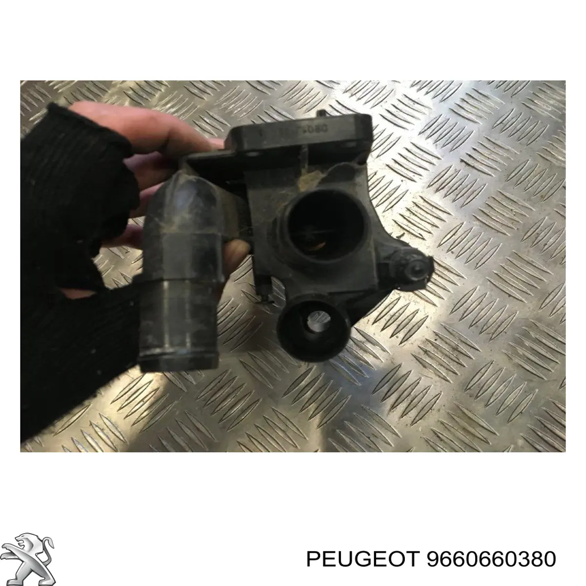 Кожух термостата Peugeot/Citroen 9660660380 ціна, від 14.02 USD