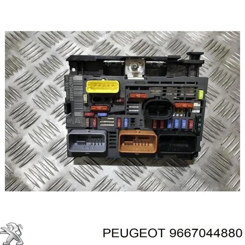 Коробка запобіжників Peugeot/Citroen 9667044880 ціна, від 103.84 USD
