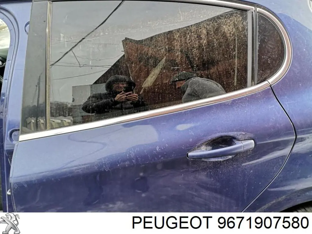 Двері задні, ліві 9671907580 Peugeot/Citroen