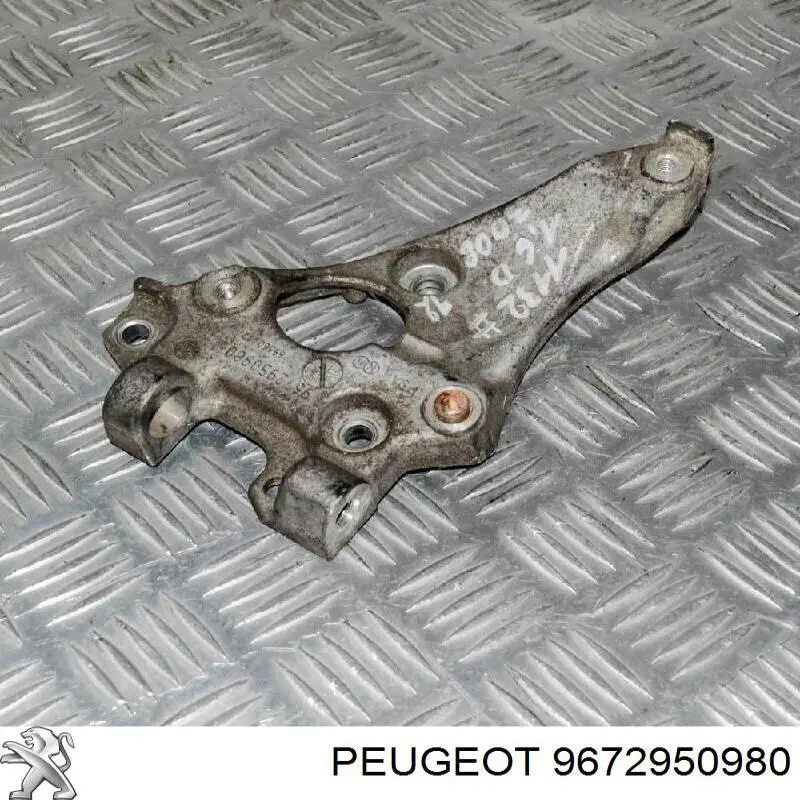 9672950980 Peugeot/Citroen кронштейн компресора кондиціонера
