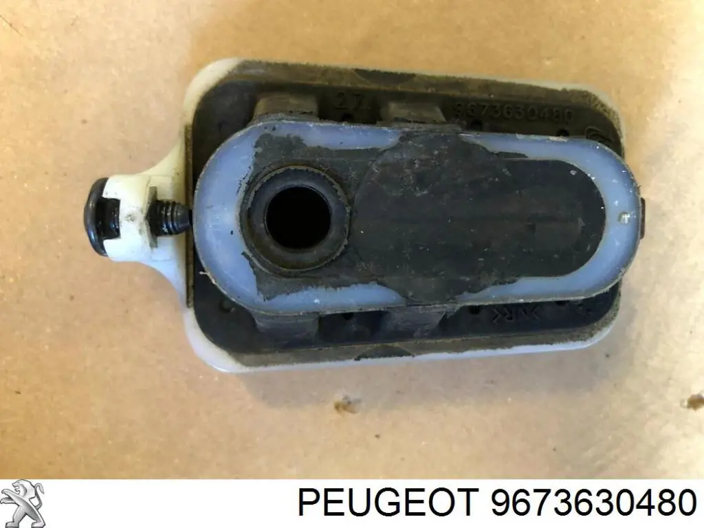 Купити 9673630480 Peugeot/Citroen Подушка радіатору нижня