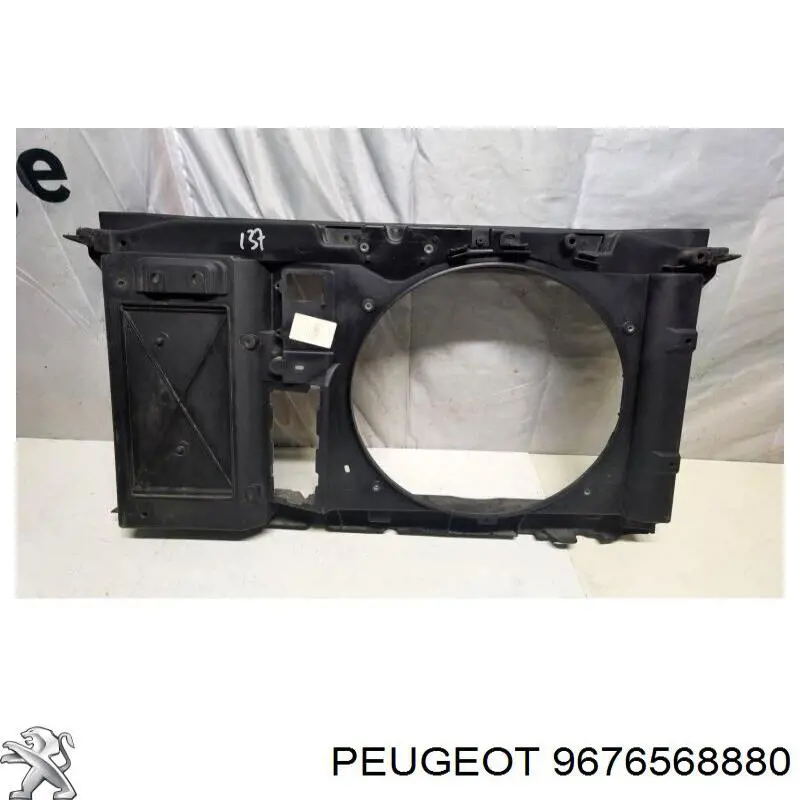 Рамка радіатора 9676568880 Peugeot/Citroen