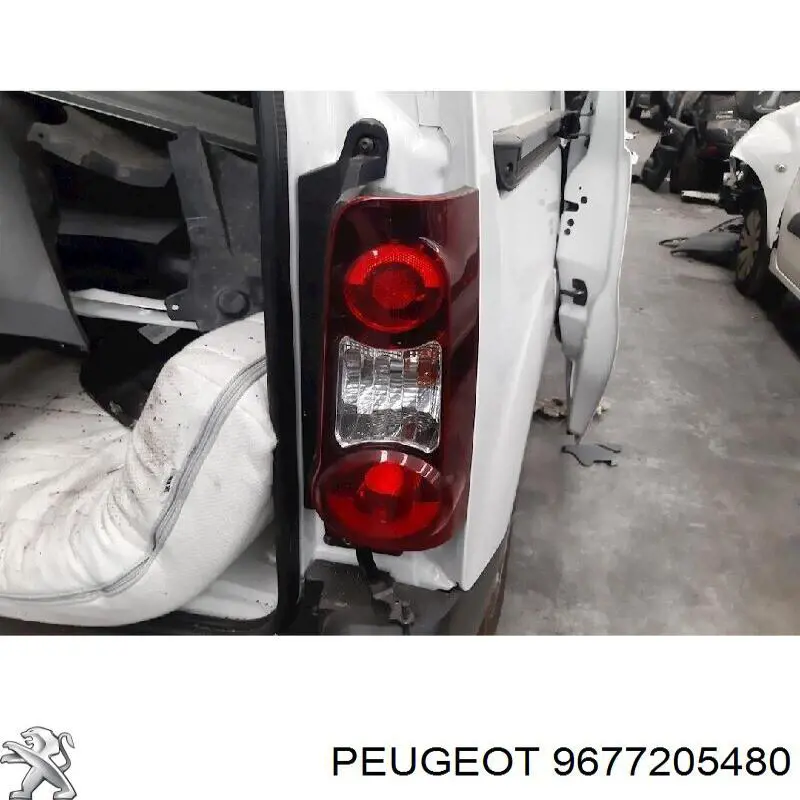 9677205480 Peugeot/Citroen ліхтар задній правий