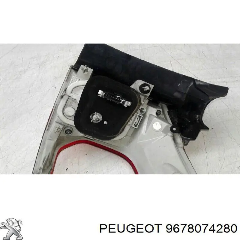 Ліхтар задній лівий, зовнішній 9678074280 Peugeot/Citroen