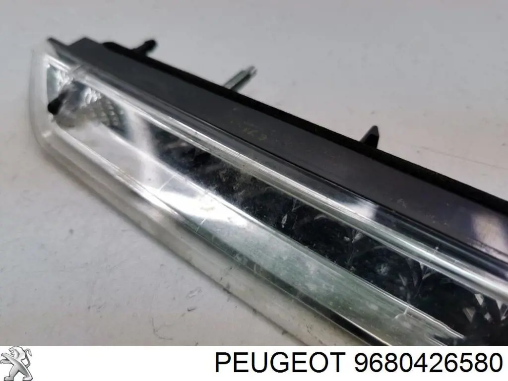  Задній стоп Peugeot 308 1