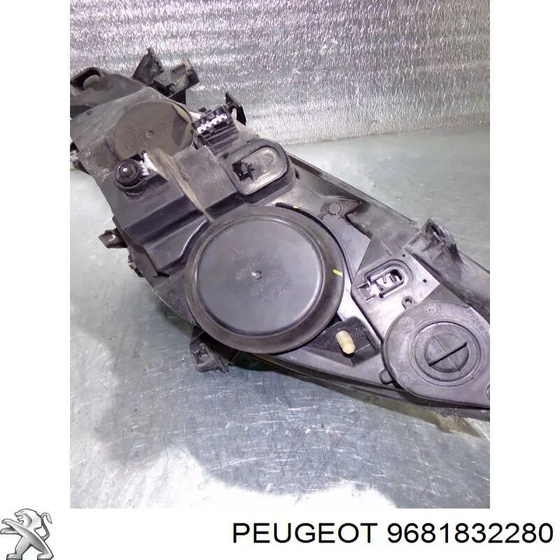 Фара права 9681832280 Peugeot/Citroen