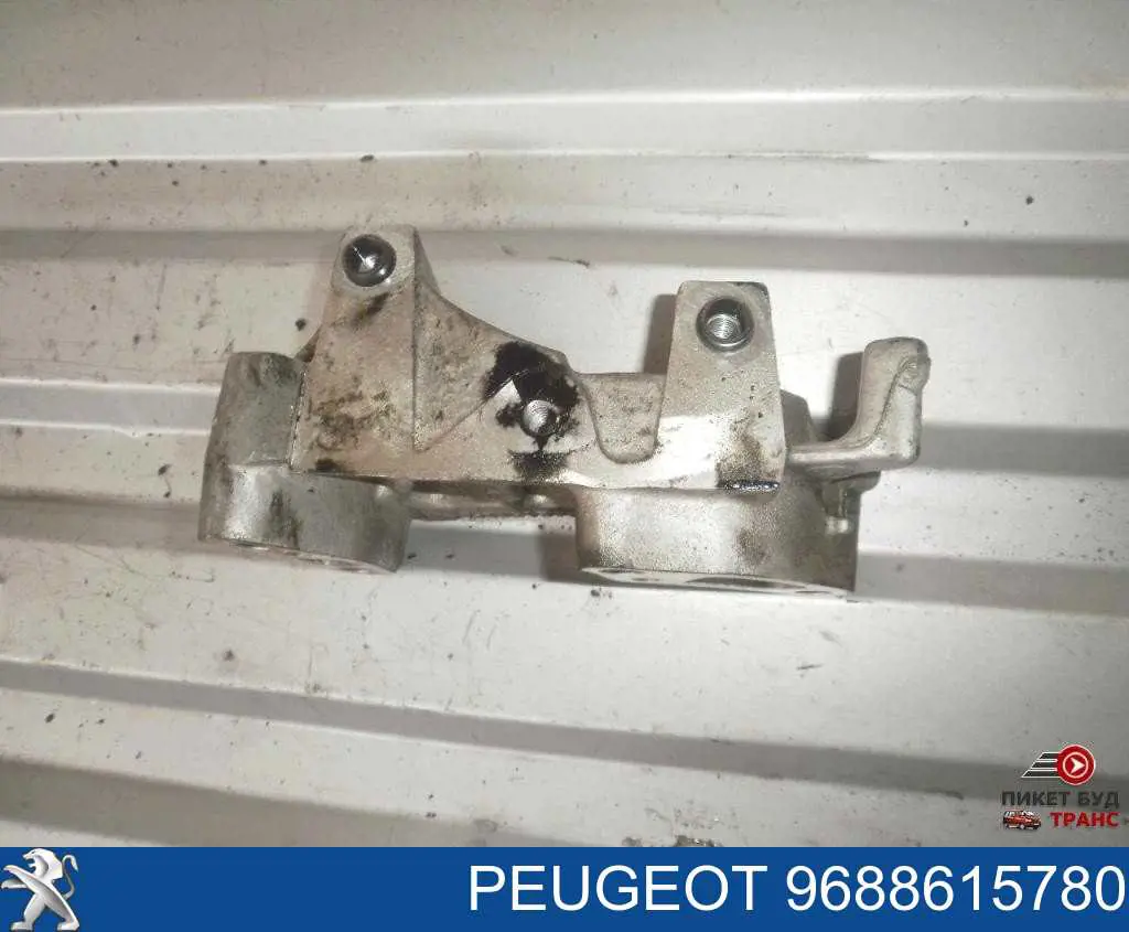 Кронштейн подушки (опори) двигуна, правої Peugeot/Citroen 1807HS ціна, від 12.67 USD