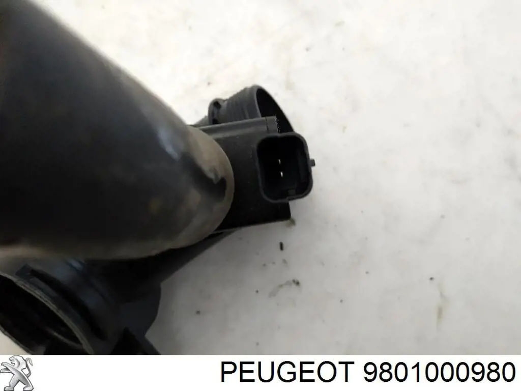 9801000980 Peugeot/Citroen Патрубок повітряний, вхід в турбіну (наддув)