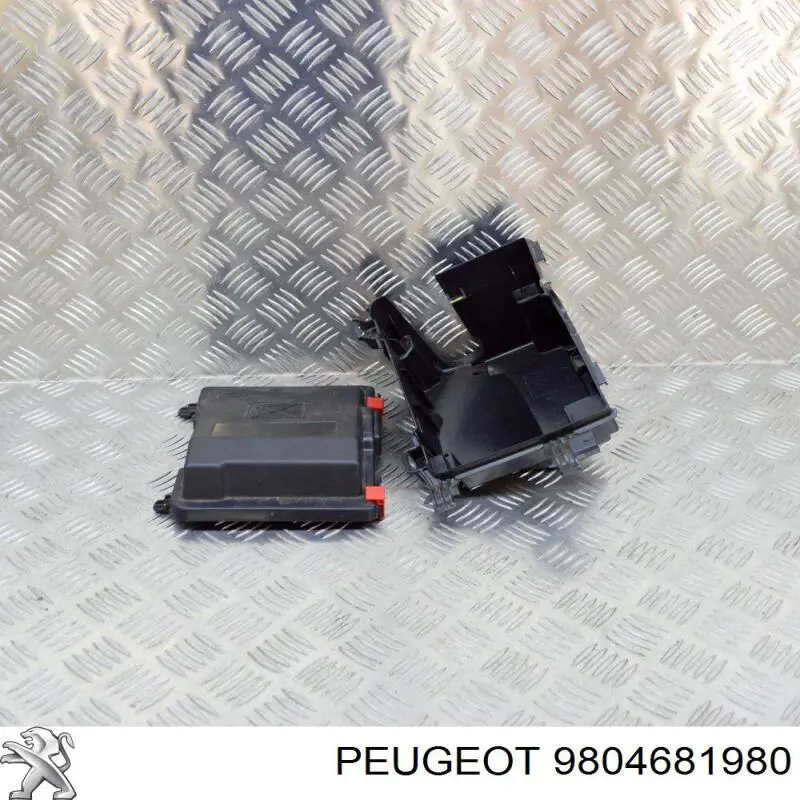 Корпус блока запобіжників Peugeot 508 SW 2 (FC, FJ, F4) (Пежо 508)
