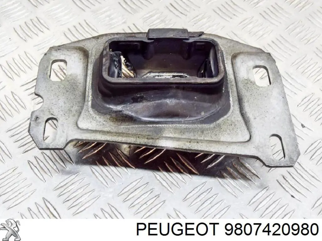 Подушка (опора) двигуна, ліва верхня 9807420980 Peugeot/Citroen