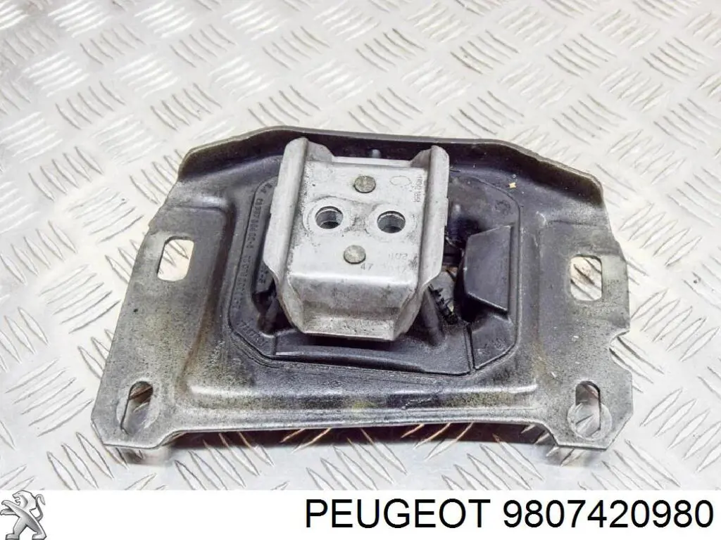 Подушка (опора) двигуна, ліва верхня 9807420980 Peugeot/Citroen