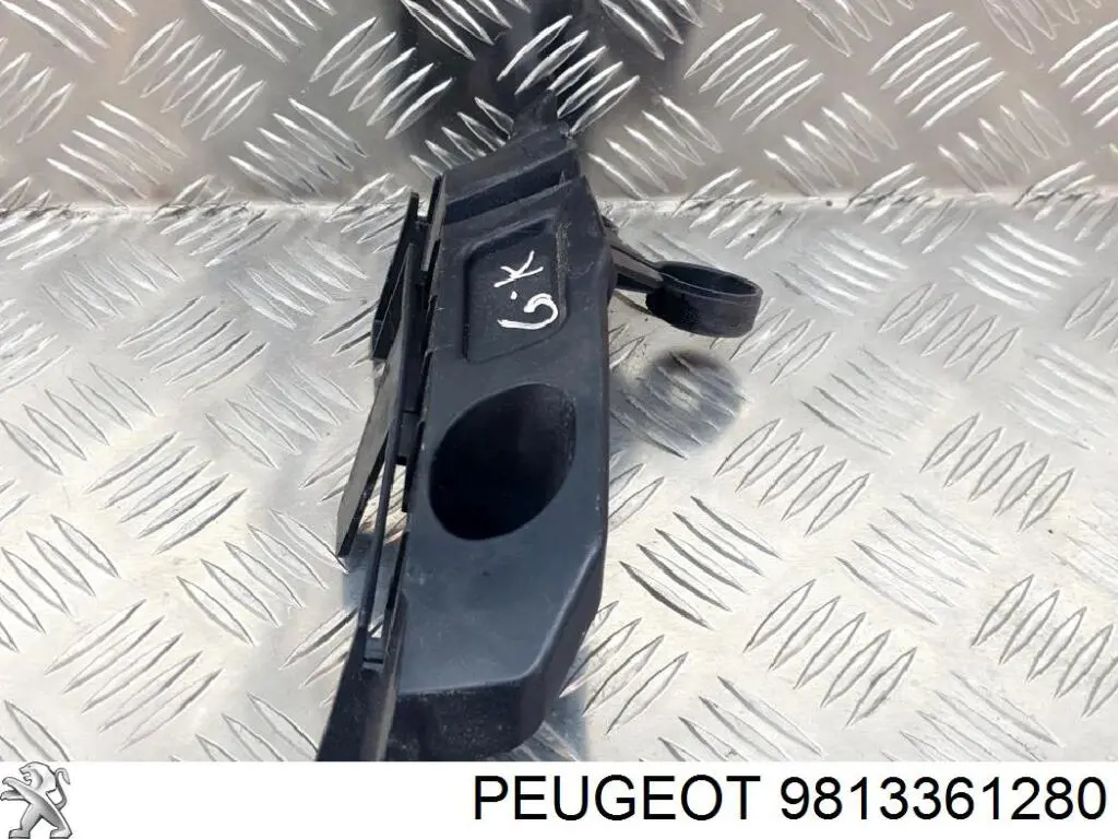 9813361280 Peugeot/Citroen Кронштейн бампера заднього, лівий