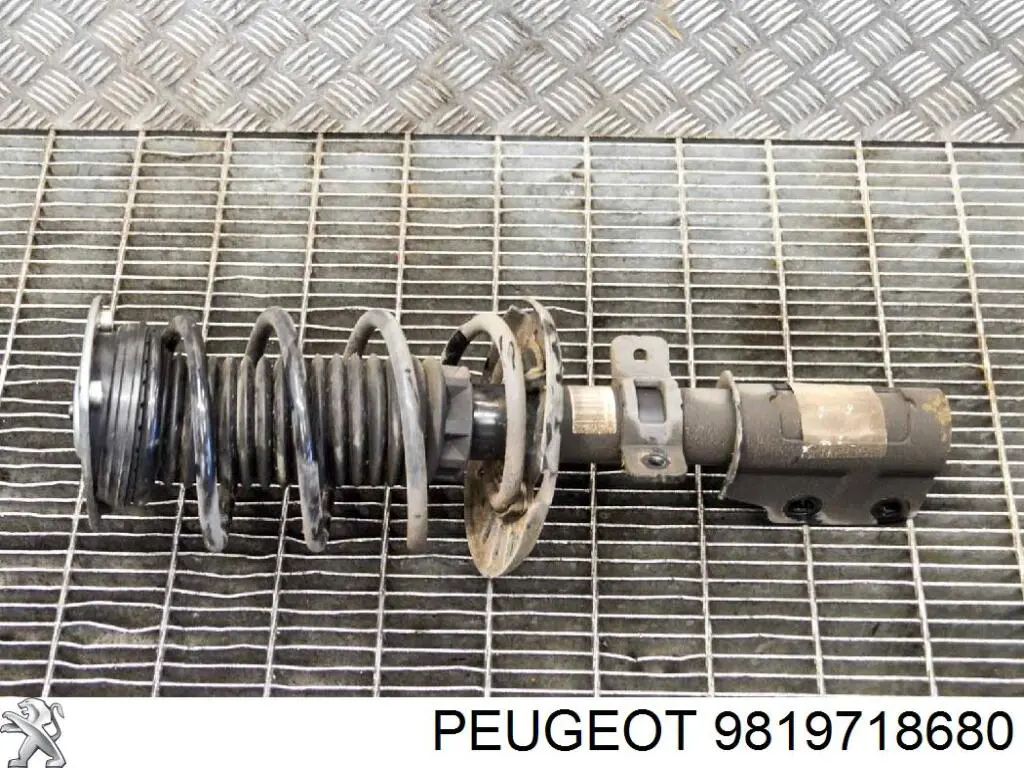 Амортизатор передній 3551783 Opel