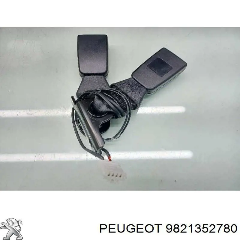 Стоп задній VALEO 047212 ціна, від 113.21 USD