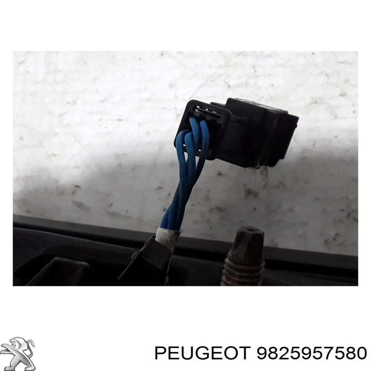 9825957580 Peugeot/Citroen Ліхтар задній лівий, внутрішній