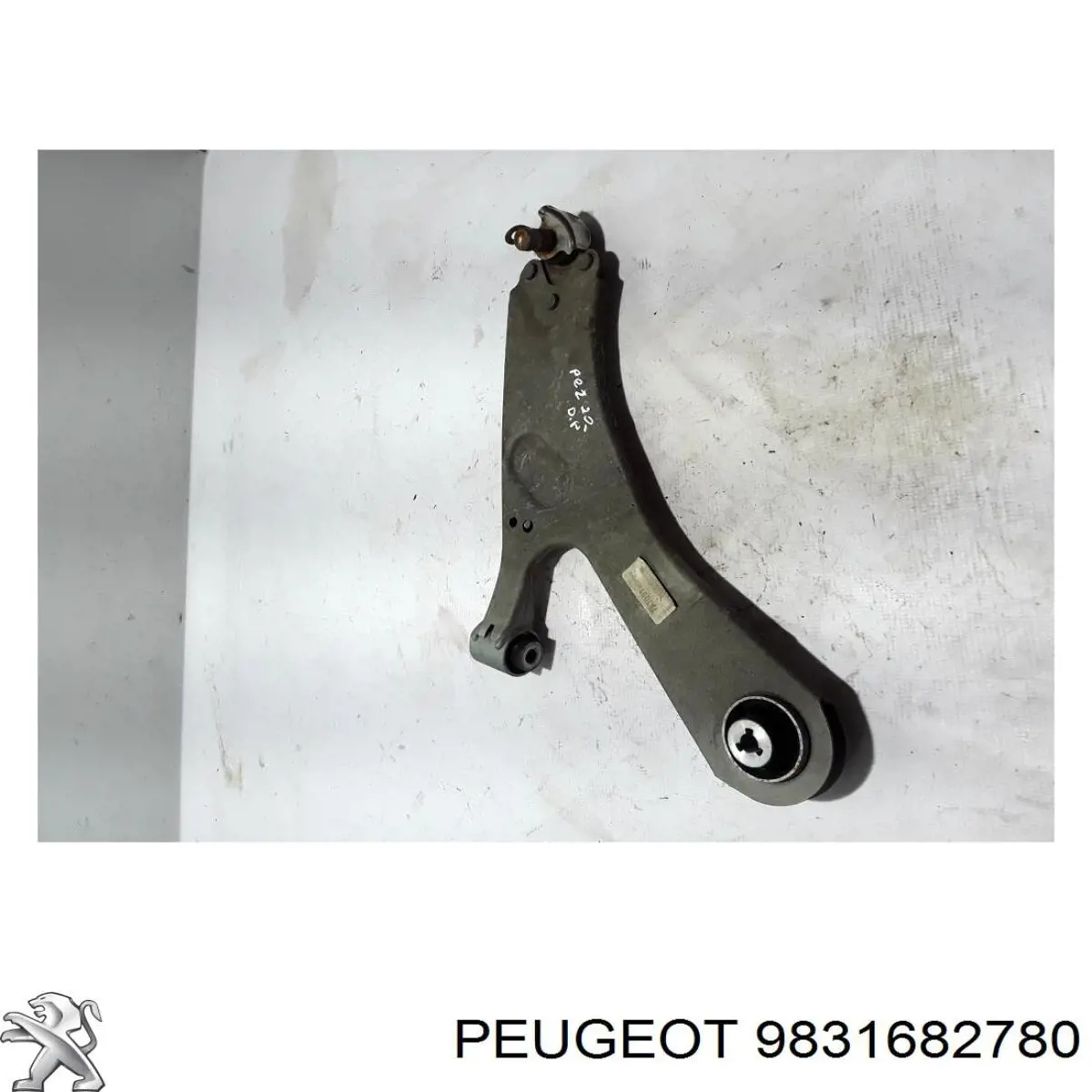 9831682780 Peugeot/Citroen Важіль передньої підвіски нижній, правий