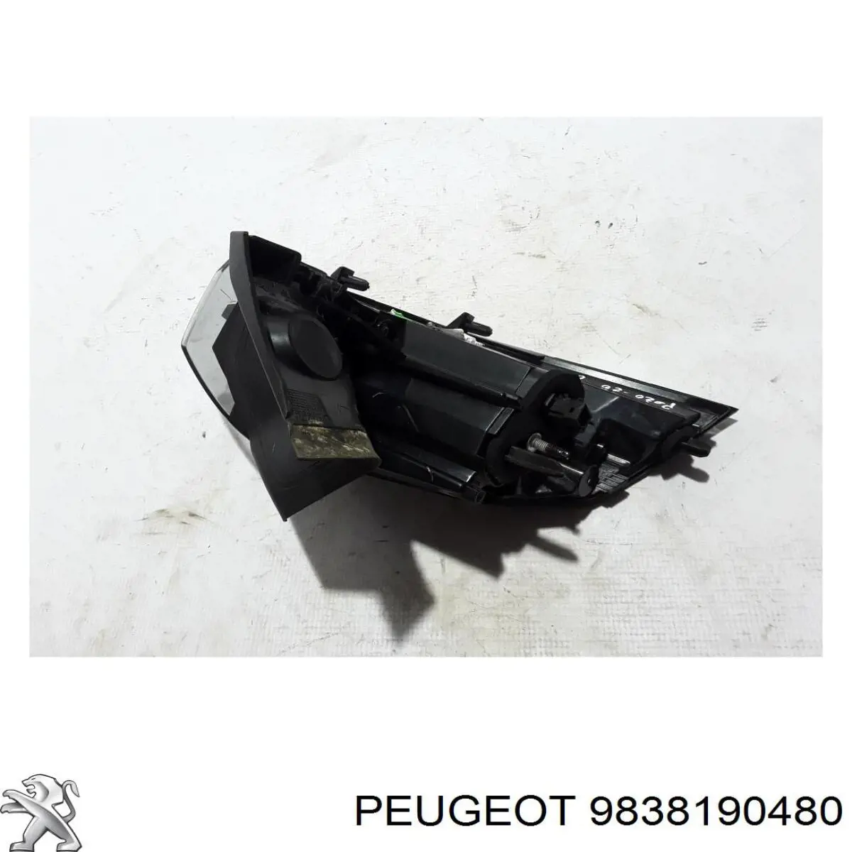 Ліхтар задній правий, зовнішній 9838190480 Peugeot/Citroen