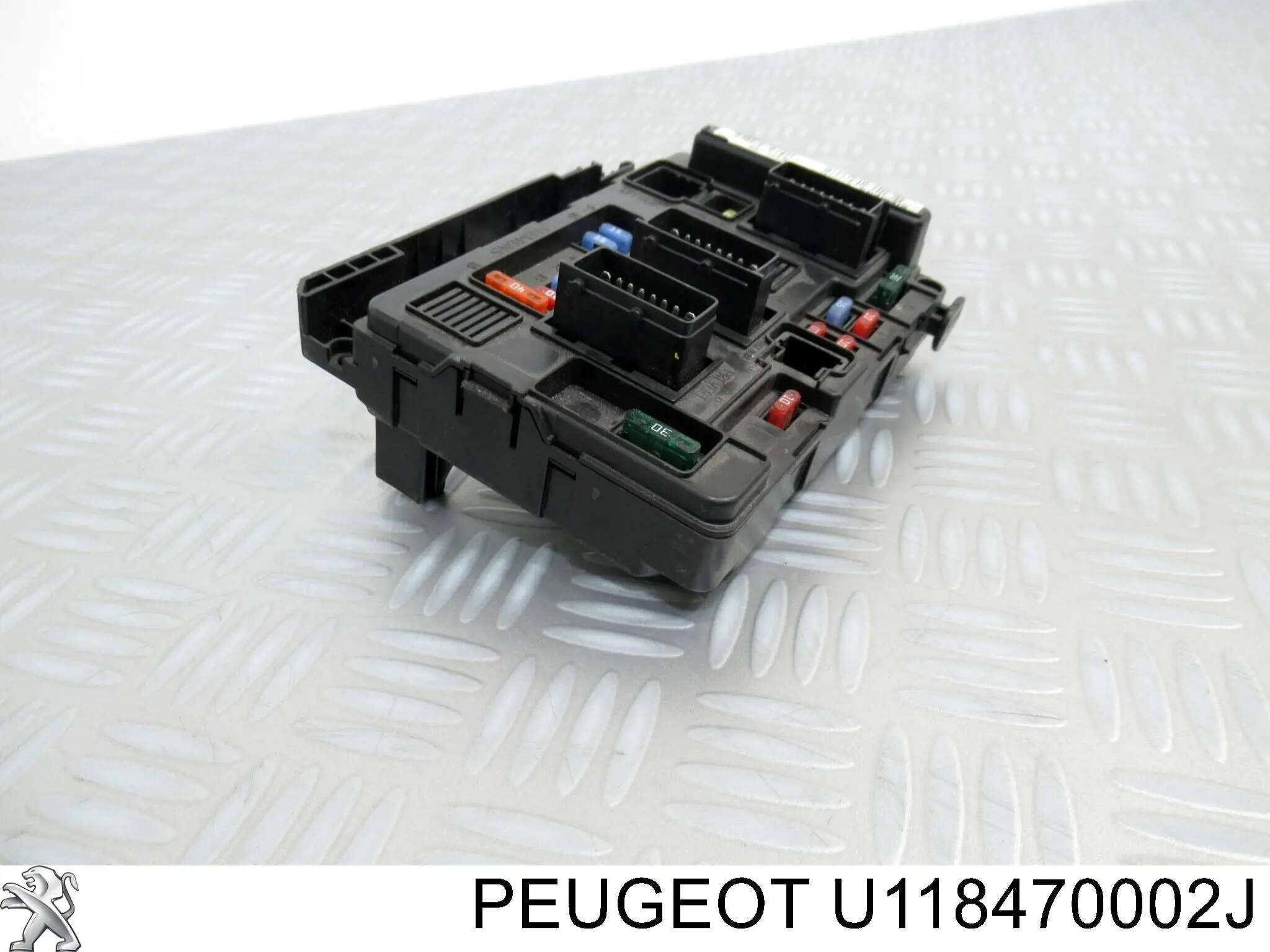  Блок запобіжників Peugeot Partner 1