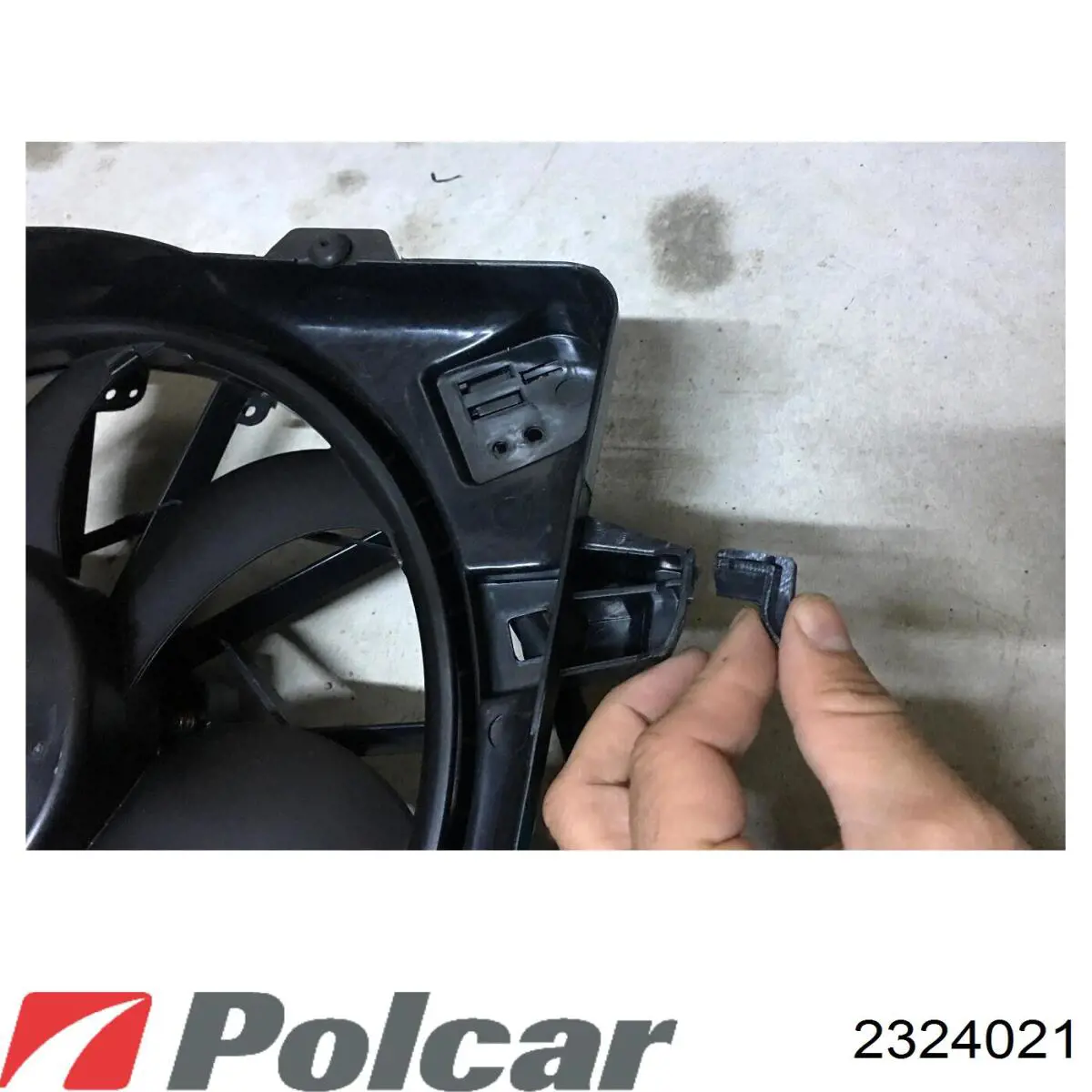 2324021 Polcar Крило переднє праве