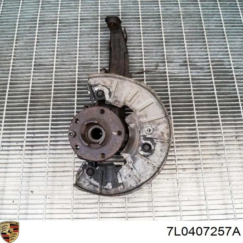 Цапфа - поворотний кулак передній, лівий 7L0407257A Porsche