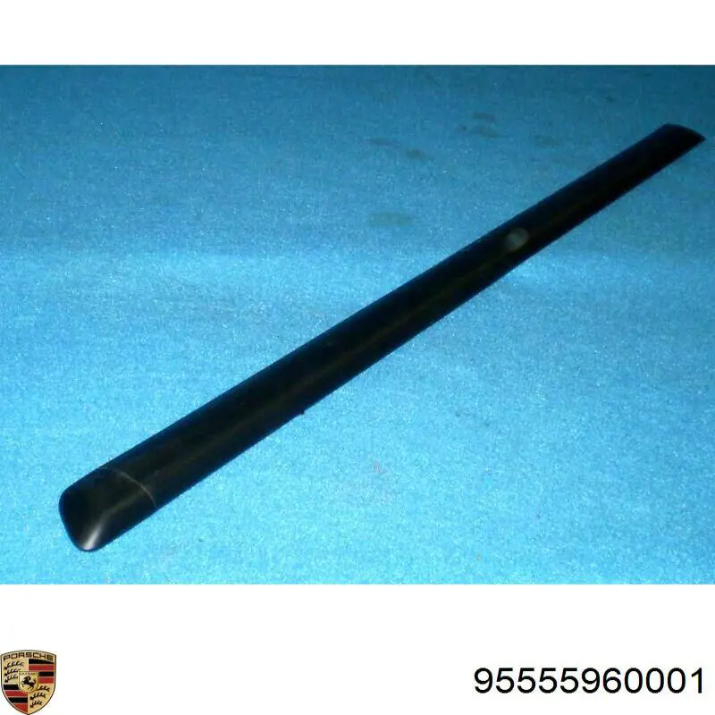 Емблема капота 95555960002 Porsche