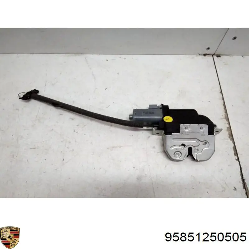 Замок дверей багажника Porsche 7P5827505 ціна, від 127.12 USD