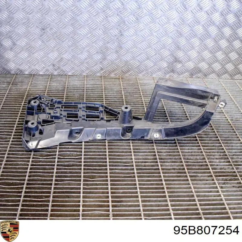 Кронштейн бампера заднього, зовнішній правий Porsche 95B807254A ціна, від 41.64 USD
