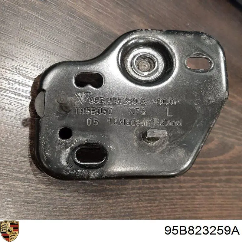 Porsche 95B823259A ціна, від 50.66 USD