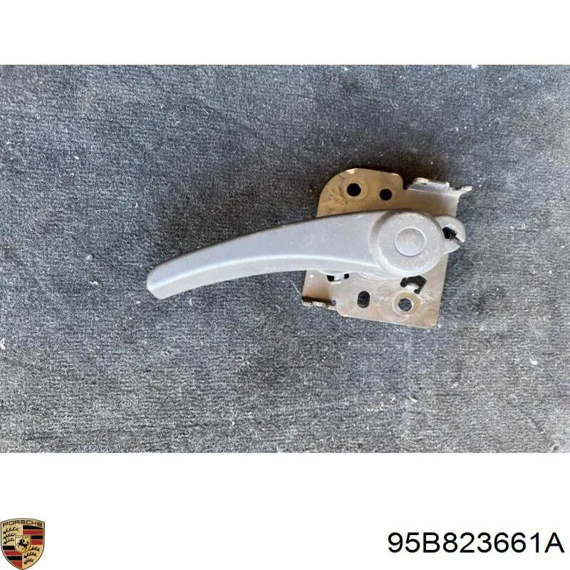 Ручка відкривання капота 95B823661A VAG