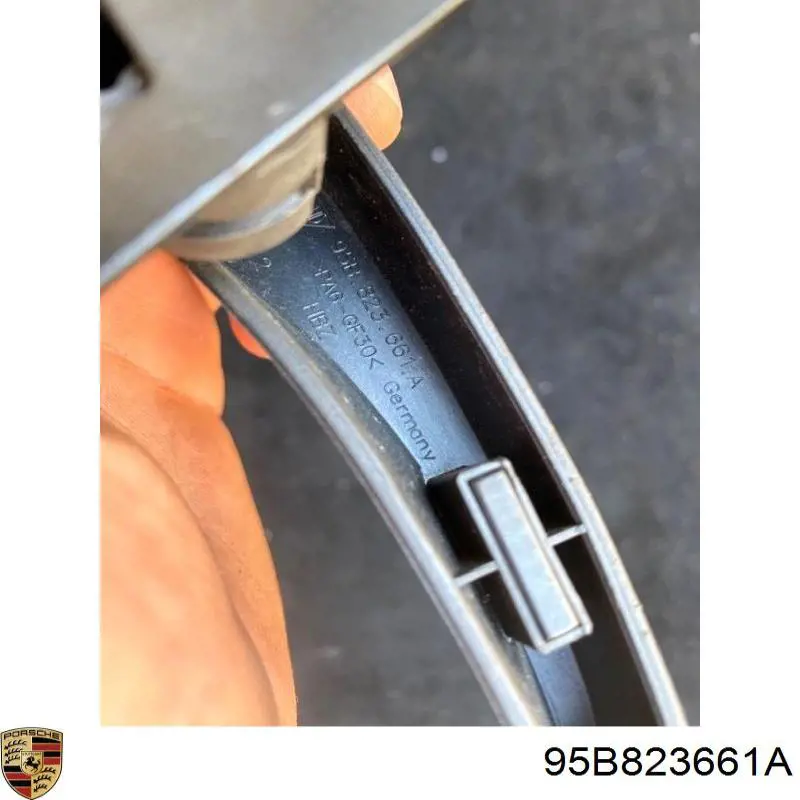 Купити 95B823661A Porsche Ручка відкривання капота