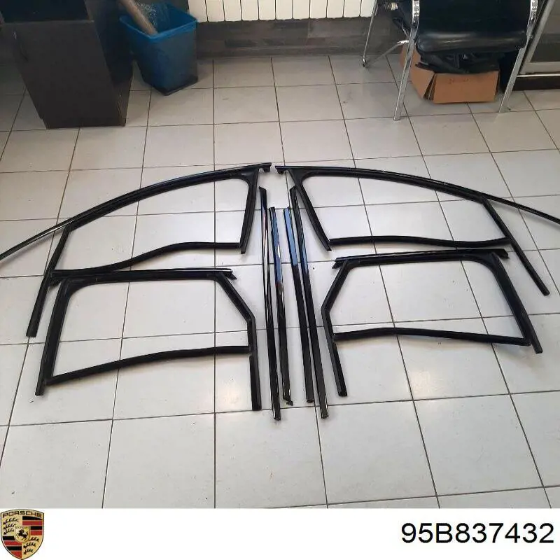 Купити 95B837432 Porsche 