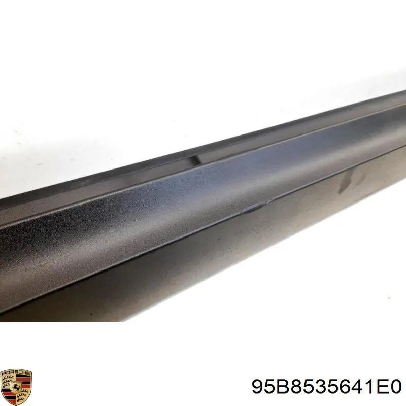 Купити 95B8535641E0 Porsche Накладка зовнішня (молдинг) порога, правий
